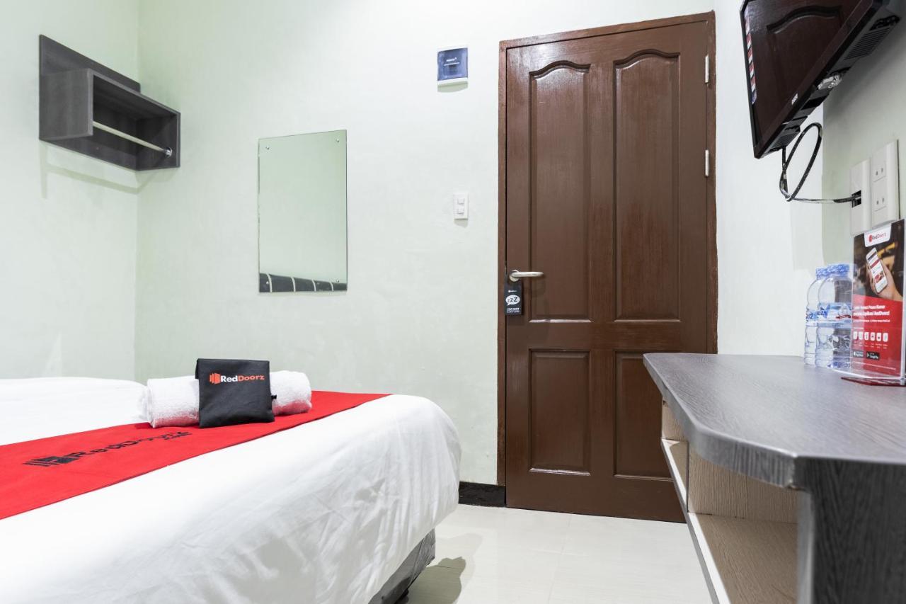 Reddoorz Near Medan Amplas Deli Tua Екстер'єр фото