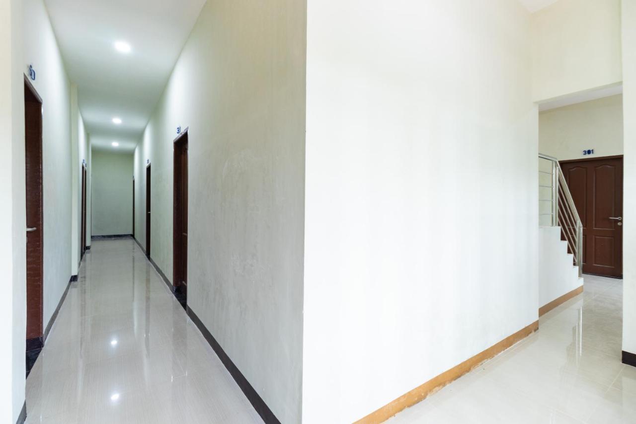Reddoorz Near Medan Amplas Deli Tua Екстер'єр фото