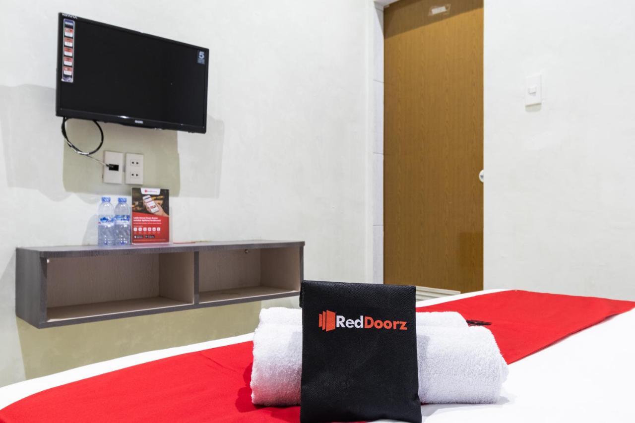 Reddoorz Near Medan Amplas Deli Tua Екстер'єр фото