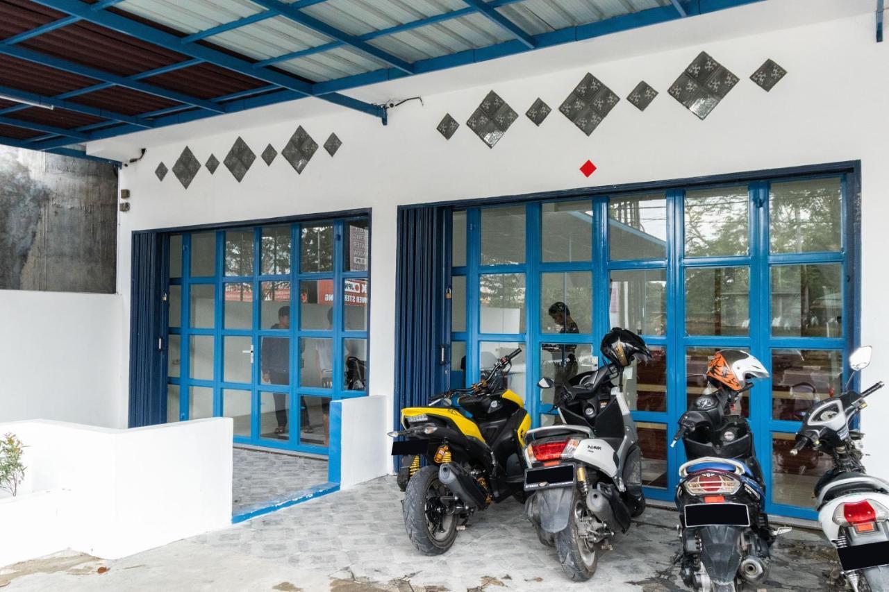 Reddoorz Near Medan Amplas Deli Tua Екстер'єр фото