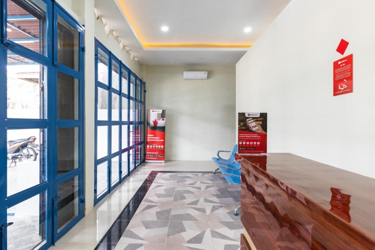 Reddoorz Near Medan Amplas Deli Tua Екстер'єр фото